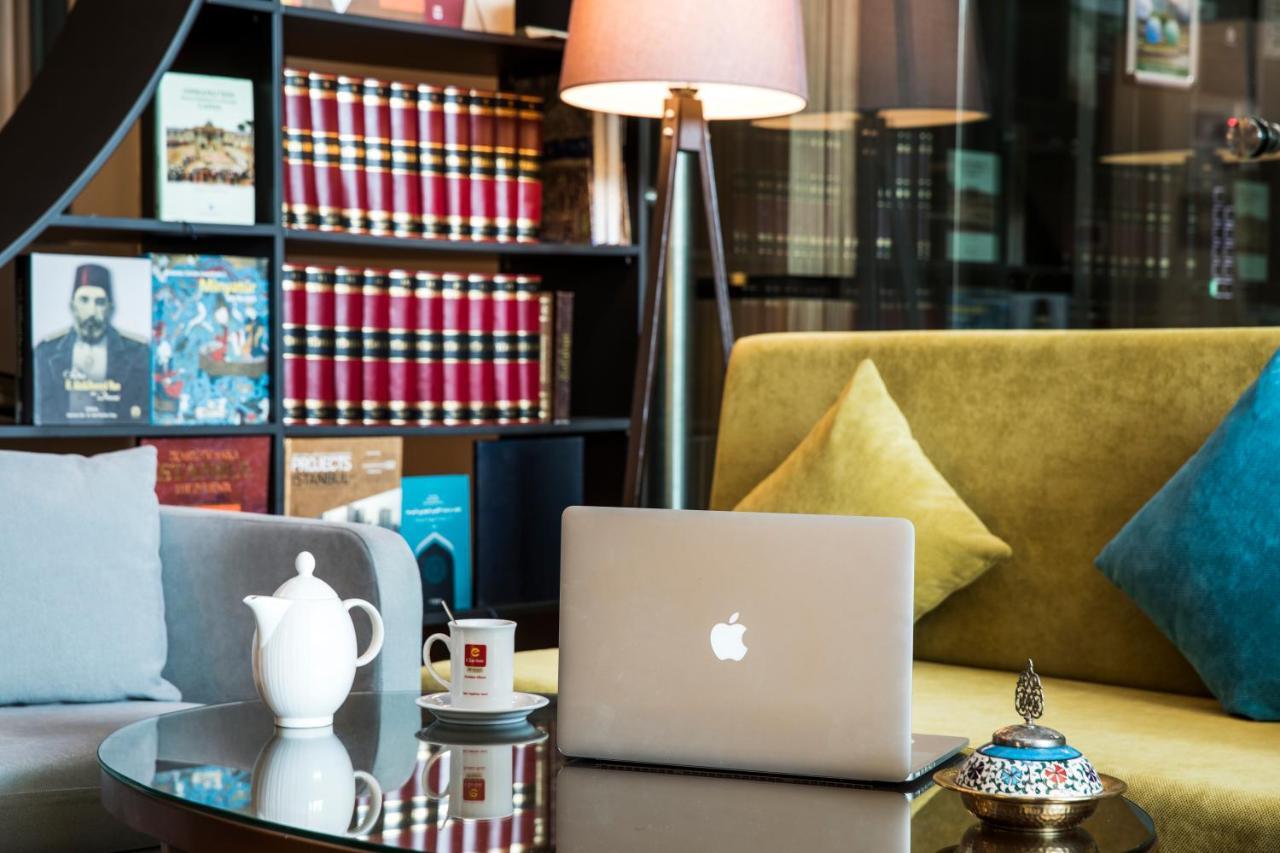 金角湾克拉丽奥酒店 伊斯坦布尔 外观 照片 Library at the hotel