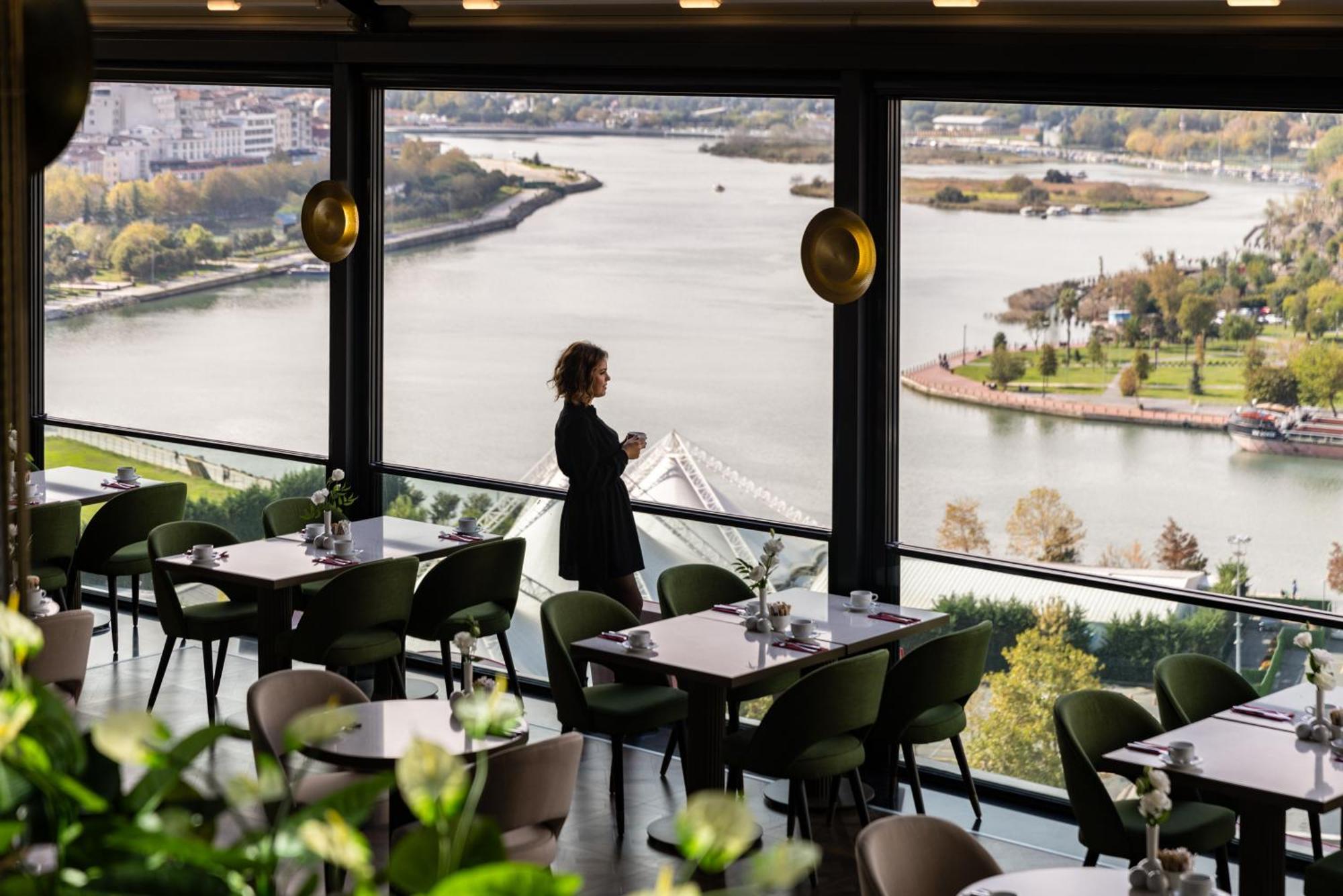 金角湾克拉丽奥酒店 伊斯坦布尔 外观 照片 The River Restaurant