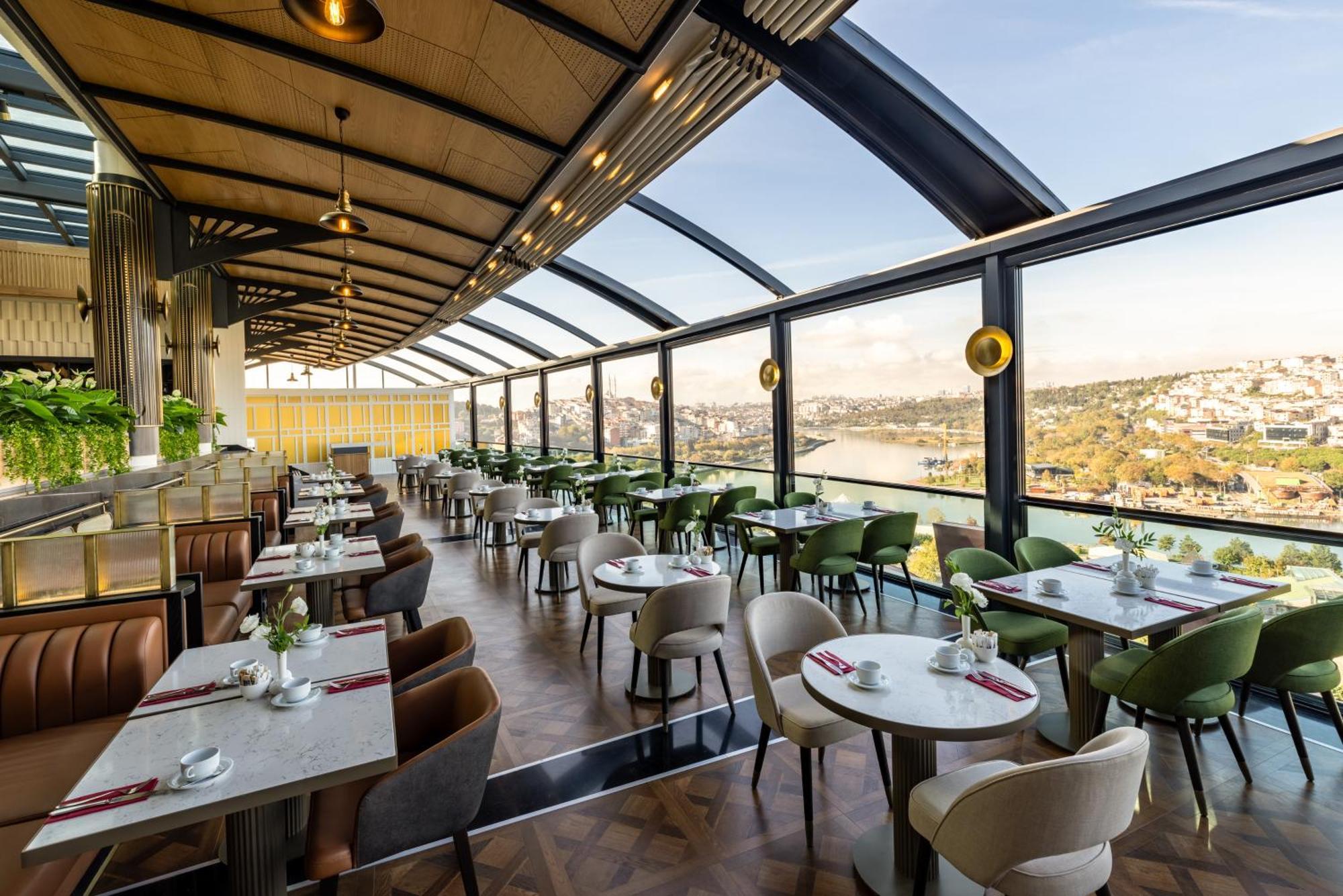 金角湾克拉丽奥酒店 伊斯坦布尔 外观 照片 The Sky Bar