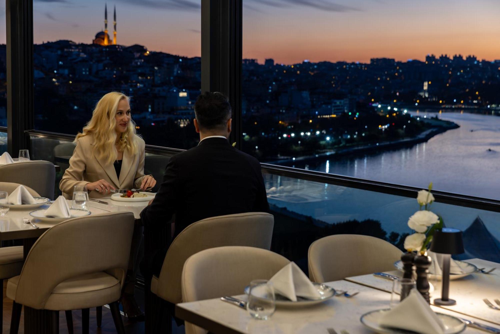 金角湾克拉丽奥酒店 伊斯坦布尔 外观 照片 The Bosphorus Restaurant